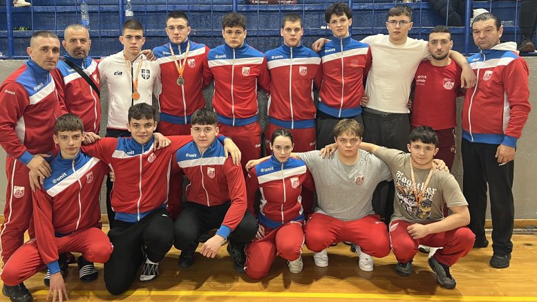 Četiri medalje za rvače „Radničkog“ na prvenstvu u Valjevu