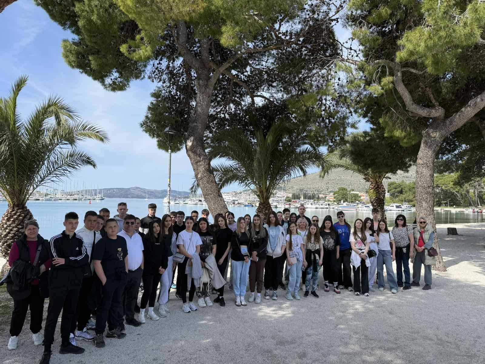 Učenice iz Bačkog Brega na edukativnoj ekskurziji u Hrvatskoj