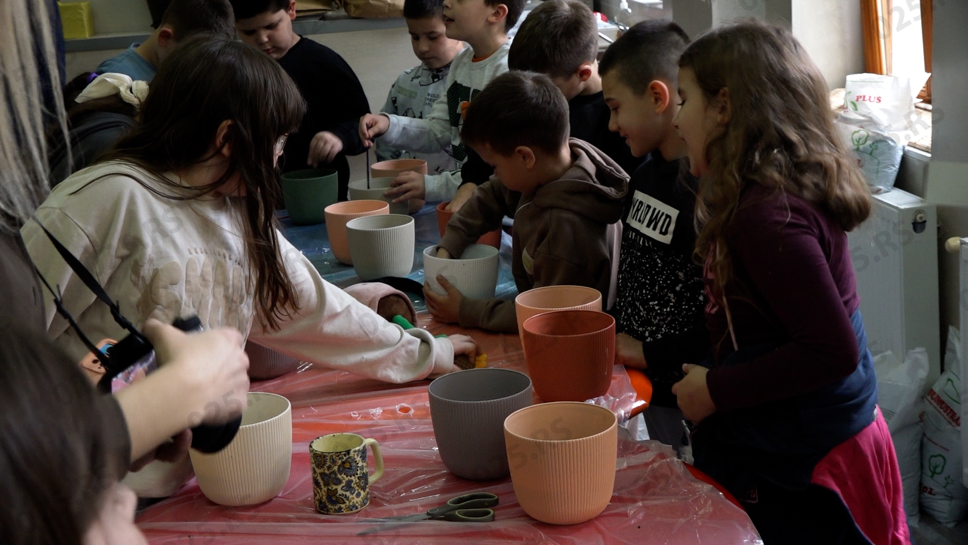 Mališani učili o značaju pčela u somborskoj biblioteci