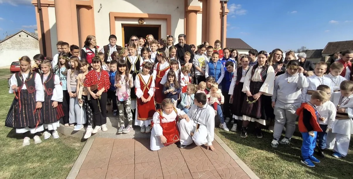 U Čonoplji obeležena Vrbica uz prisustvo velikog broja dece i vernika