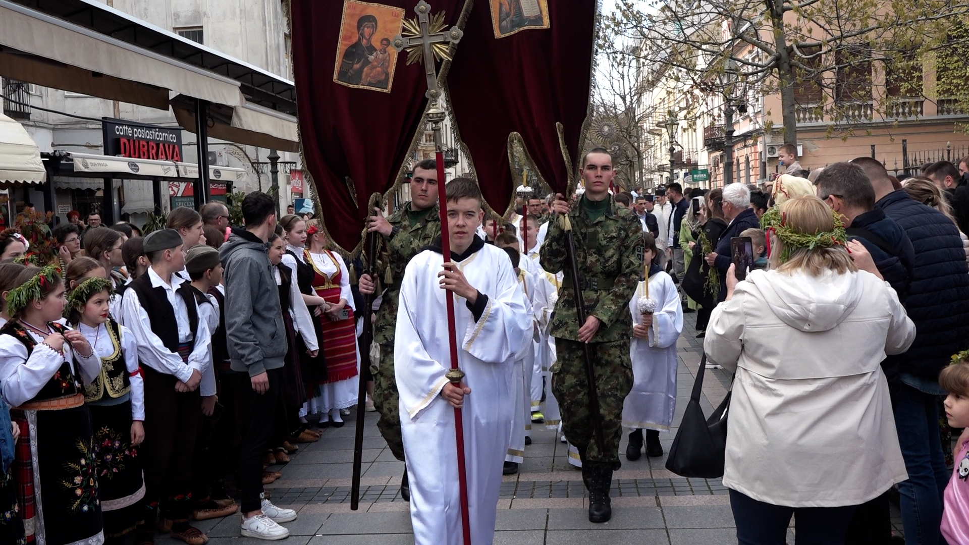 (FOTO) Radost Vrbice okupila vernike i najmlađe u Somboru