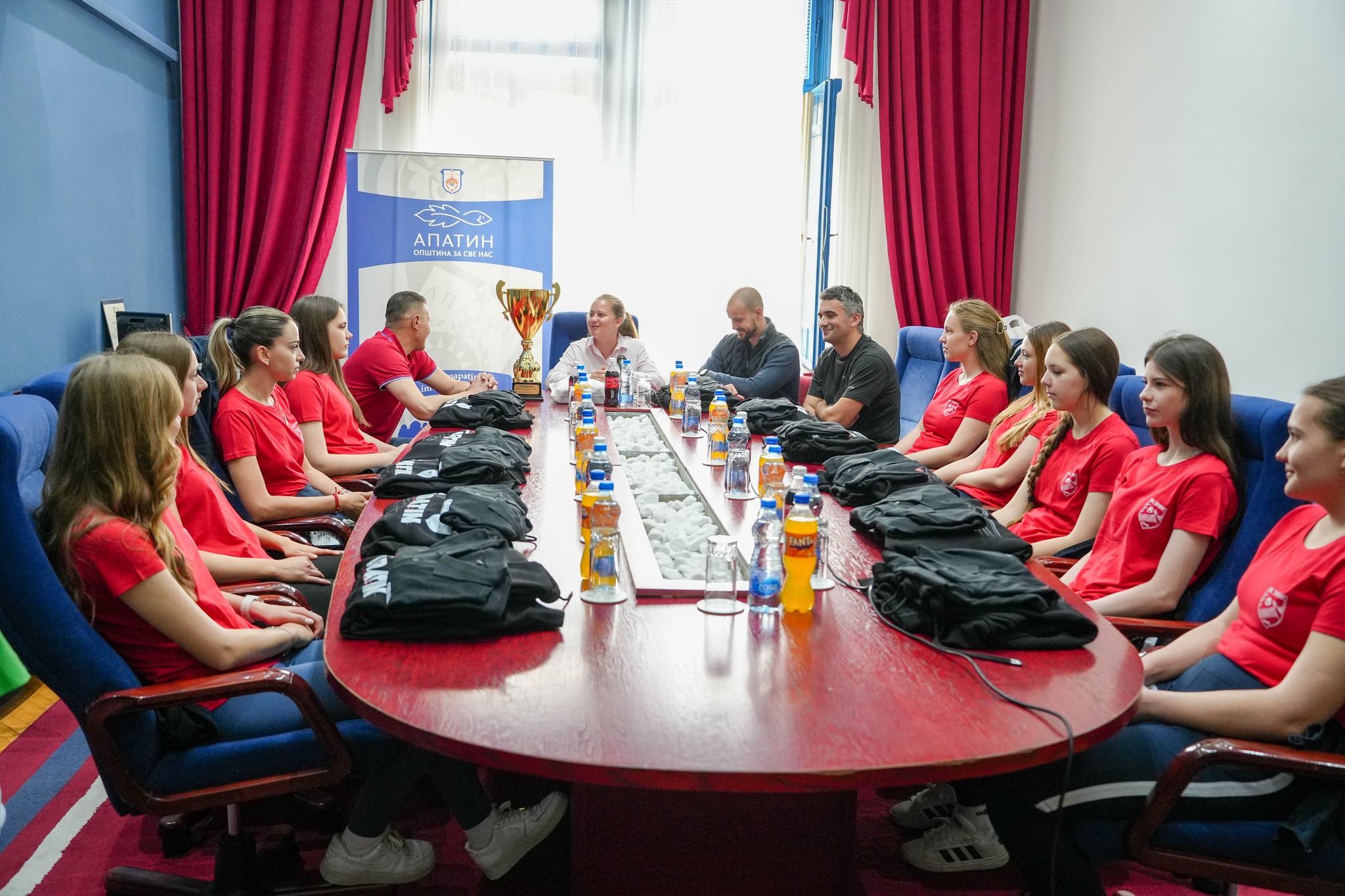 Šampionke iz Apatina nagrađene za istorijski uspeh i plasman u Prvu ligu Srbije