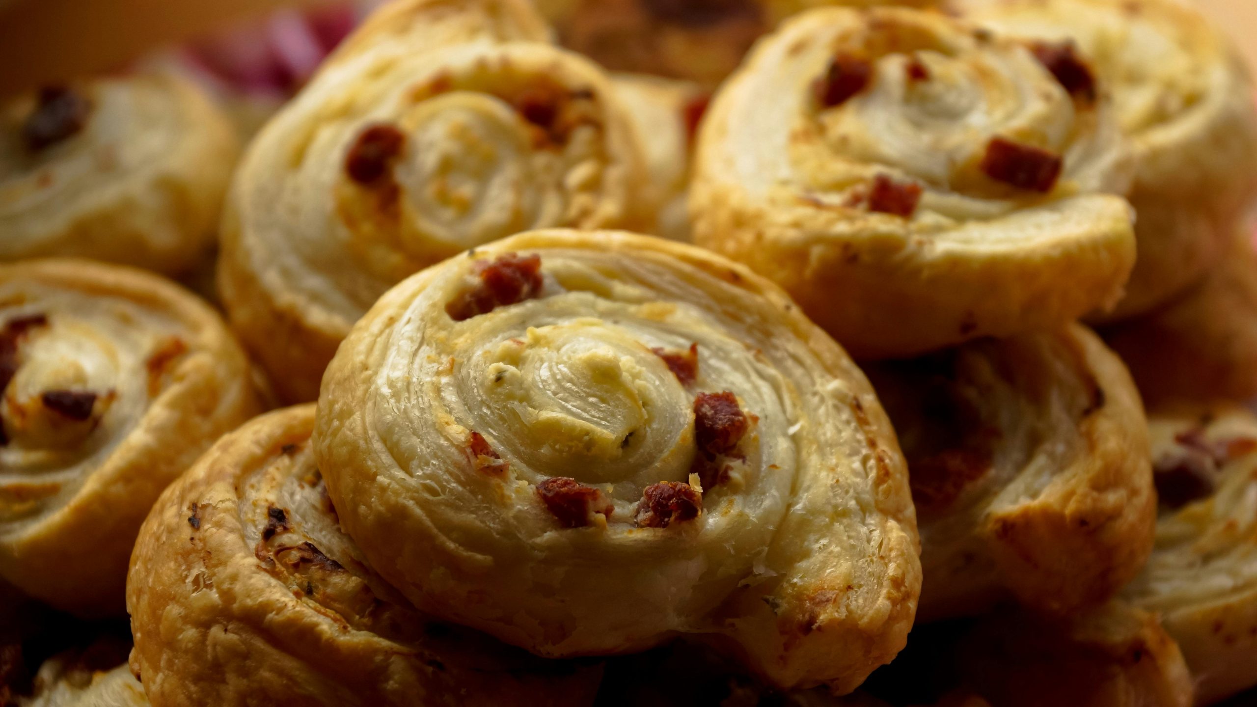 Pica-rolnice od gotovih kora: Brz i ukusan recept za svako druženje