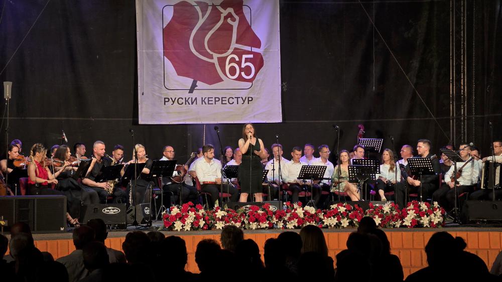 „Crvena ruža“ još jednom okupila čuvare rusinske kulture u Ruskom Krsturu