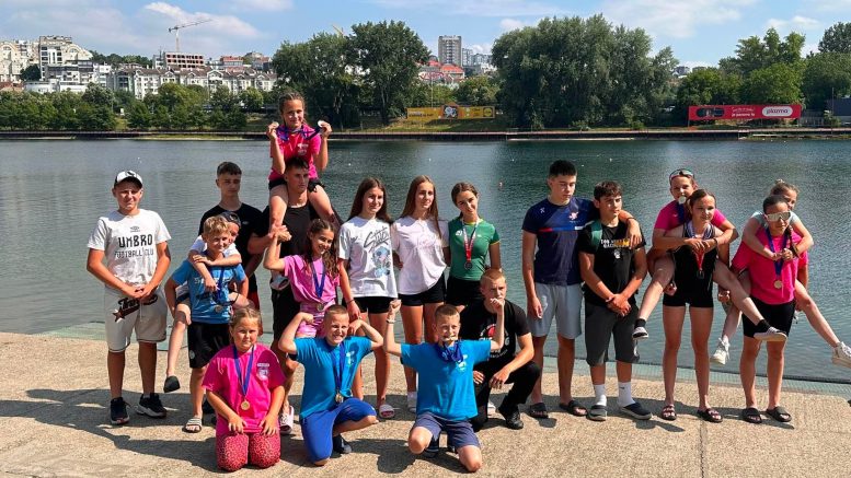 Kajak klub Dunav iz Bezdana osvojio 14 medalja na Trofeju Beograda