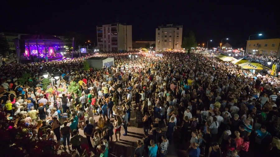 Otvorene prijave za zakup štandova na 62. Apatinskim ribarskim večerima