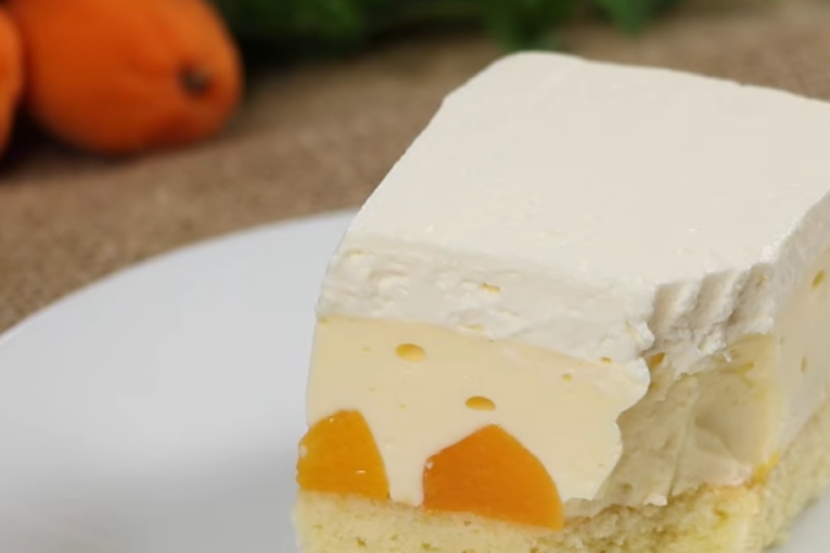 Najukusniji kolač sa breskvama: Osvežavajući recept idealan za vrele dane