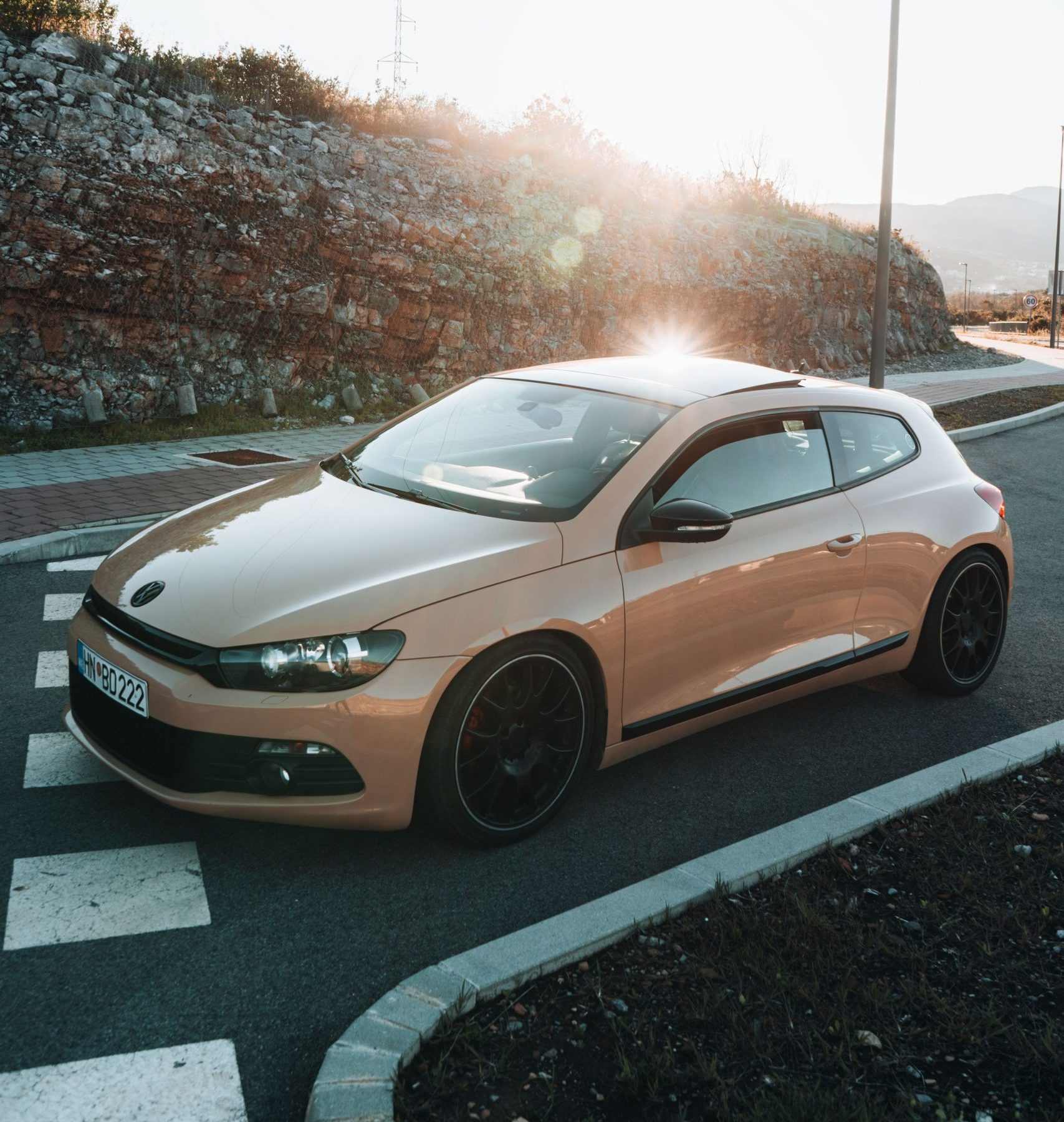 Četiri stvari koje nikada ne smete ostavljati u automobilu tokom leta