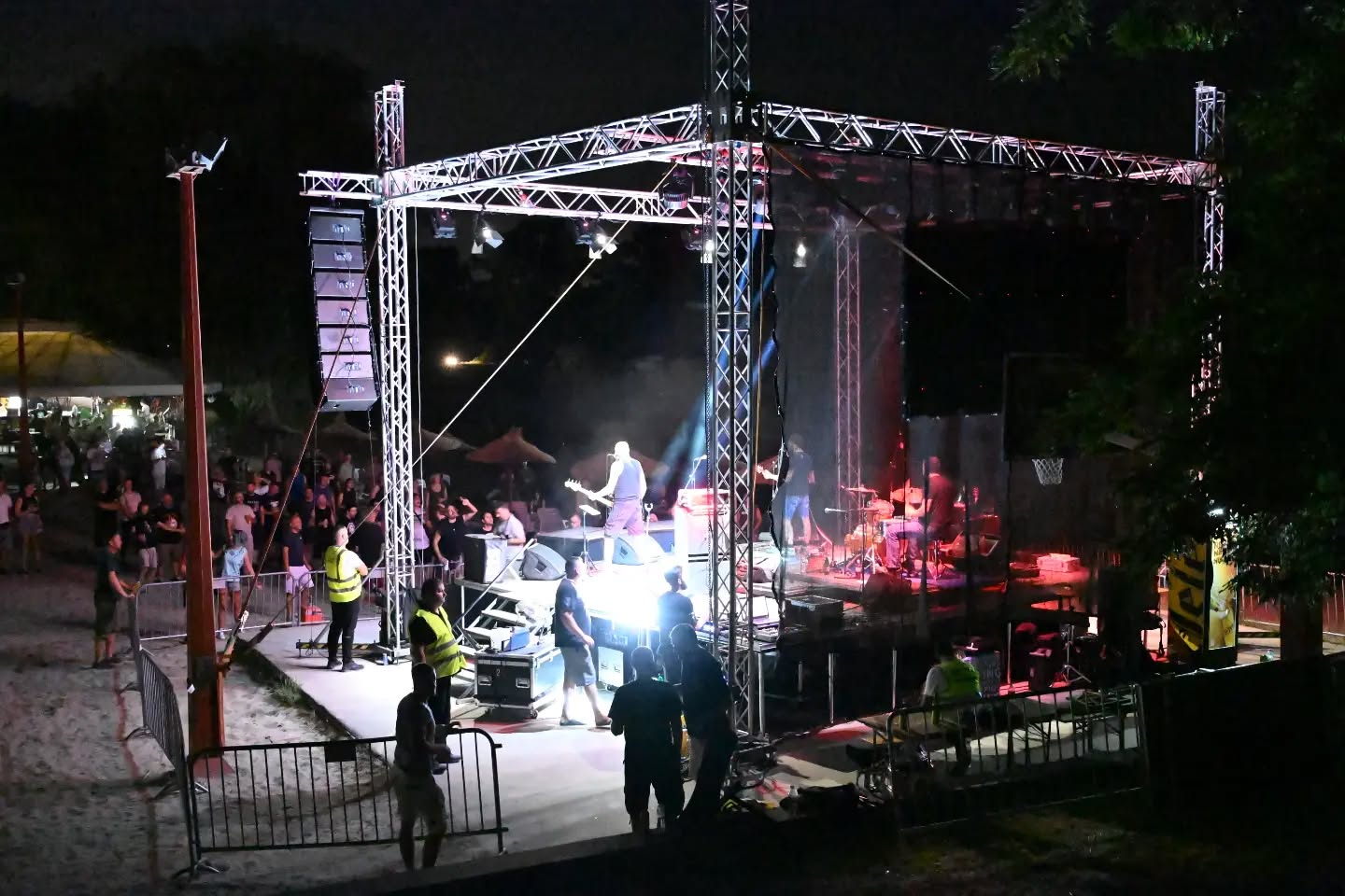 „Deer & Beer“ okupio ljubitelje rok i pank muzike