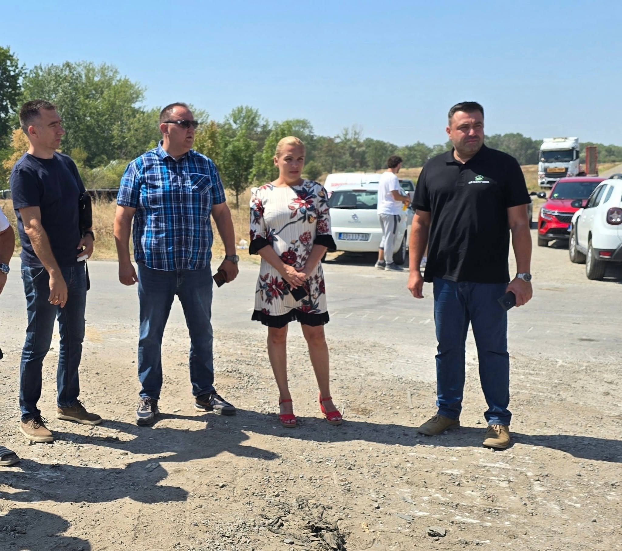 Požar na divljoj deponiji u Karavukovu stavljen pod kontrolu