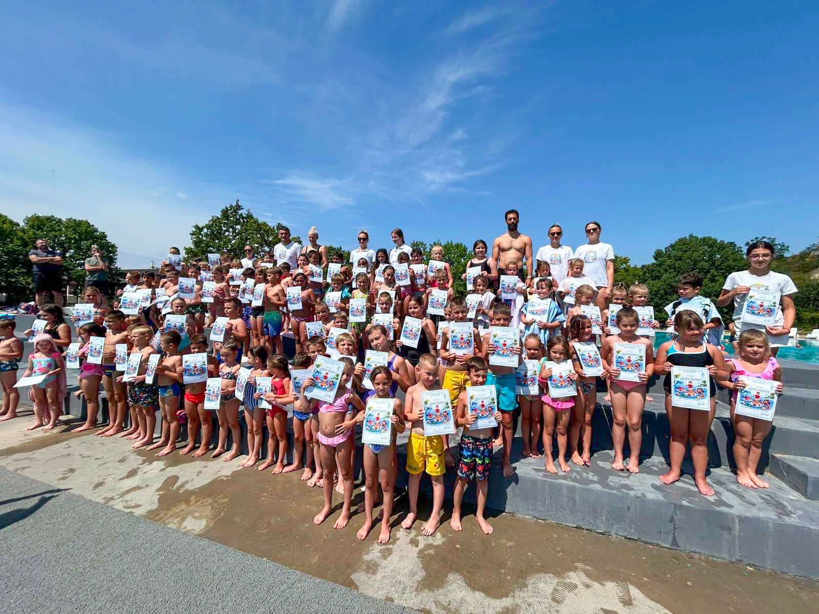 Rekordna sezona besplatne škole plivanja u Apatinu: Više od 300 mališana prošlo obuku