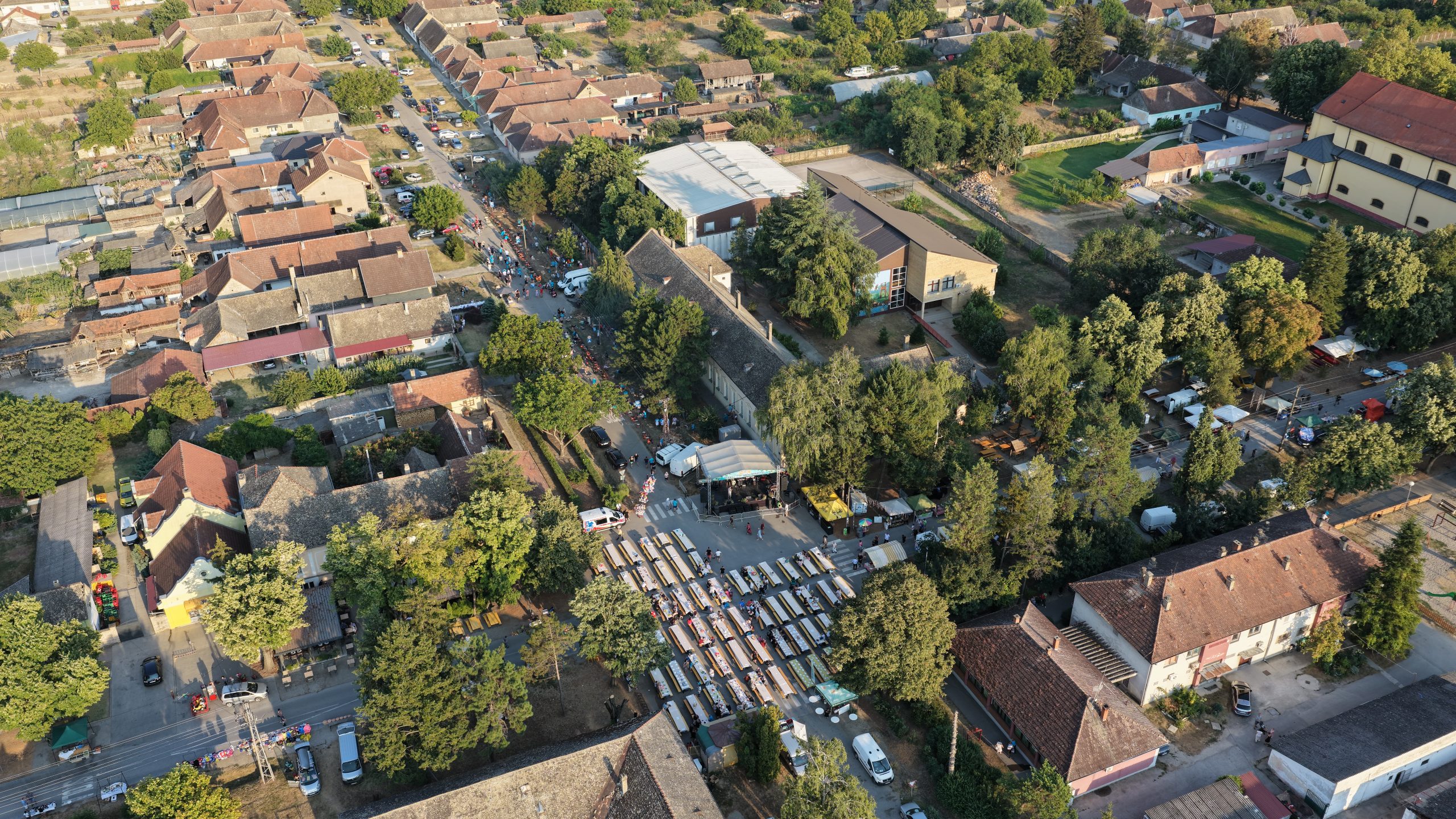 Prvo veče „Bodrog festa“ okupilo ljubitelje tradicije, gastronomije i muzike