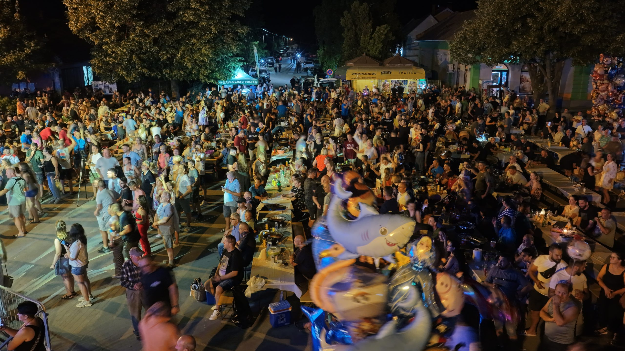 Prvo veče „Bodrog festa“ okupilo ljubitelje tradicije, gastronomije i muzike