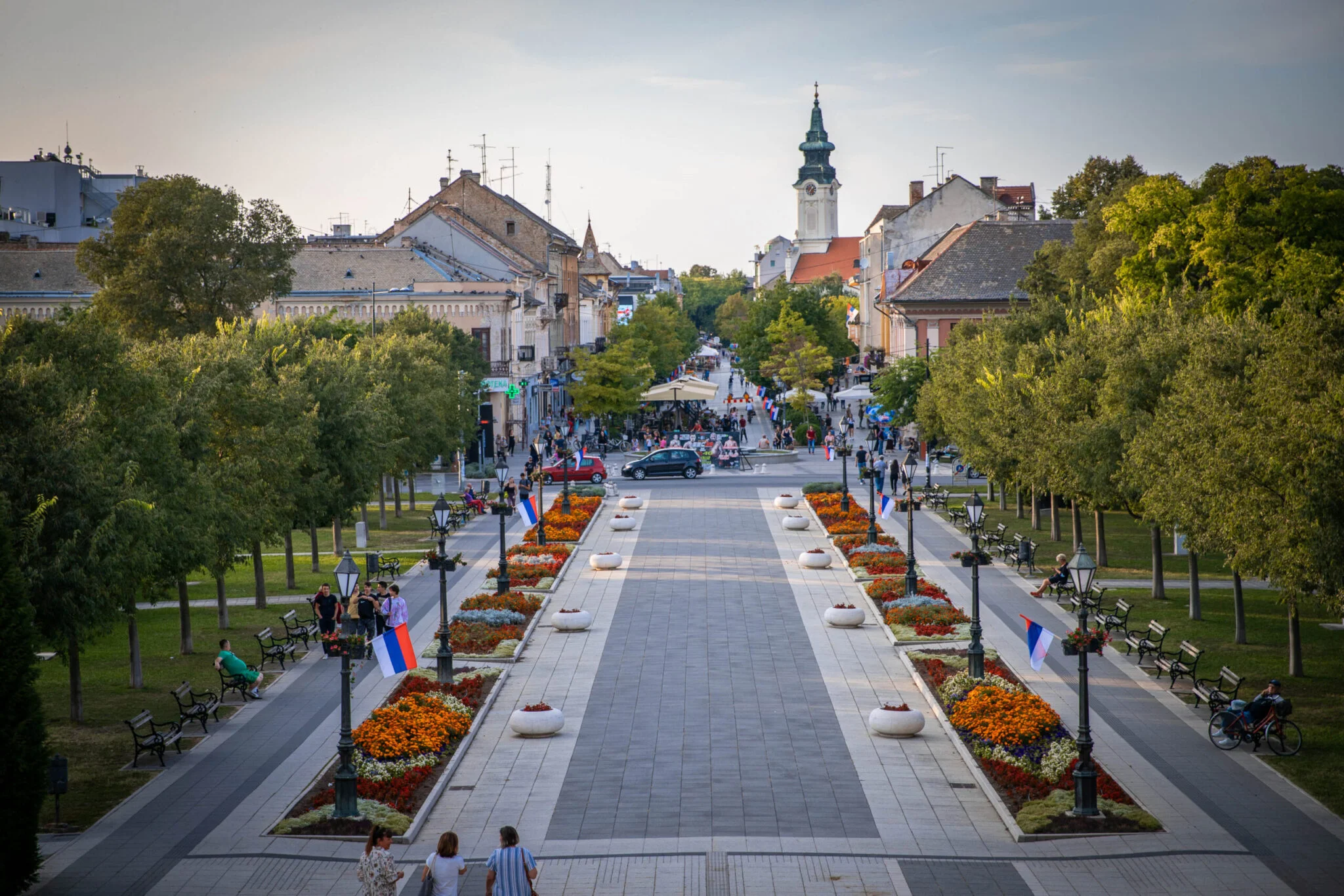 Grad Sombor osudio ispisivanje grafita na mesdžidu