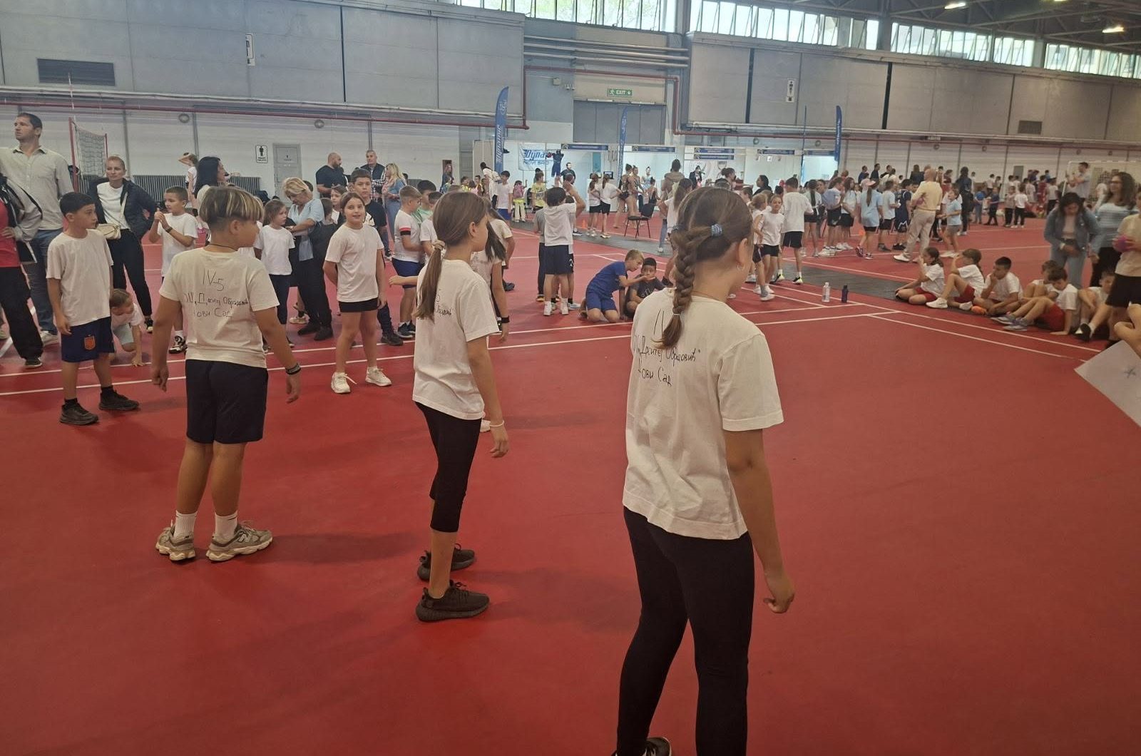 Somborski osnovci kroz igru i druženje uživali na Sajmu sporta