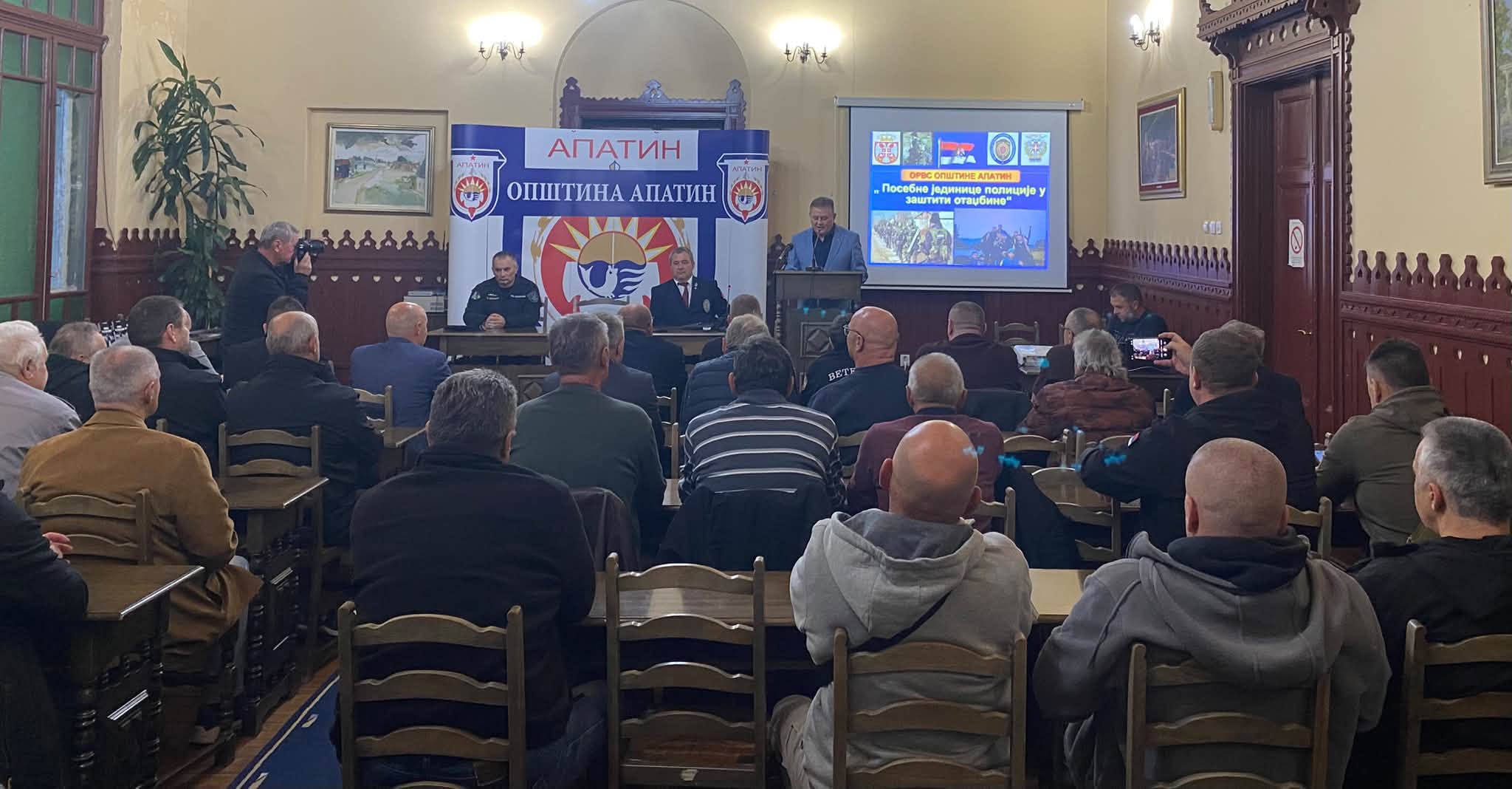 U Apatinu održana tribina o ulozi i delovanju Posebnih jedinica policije