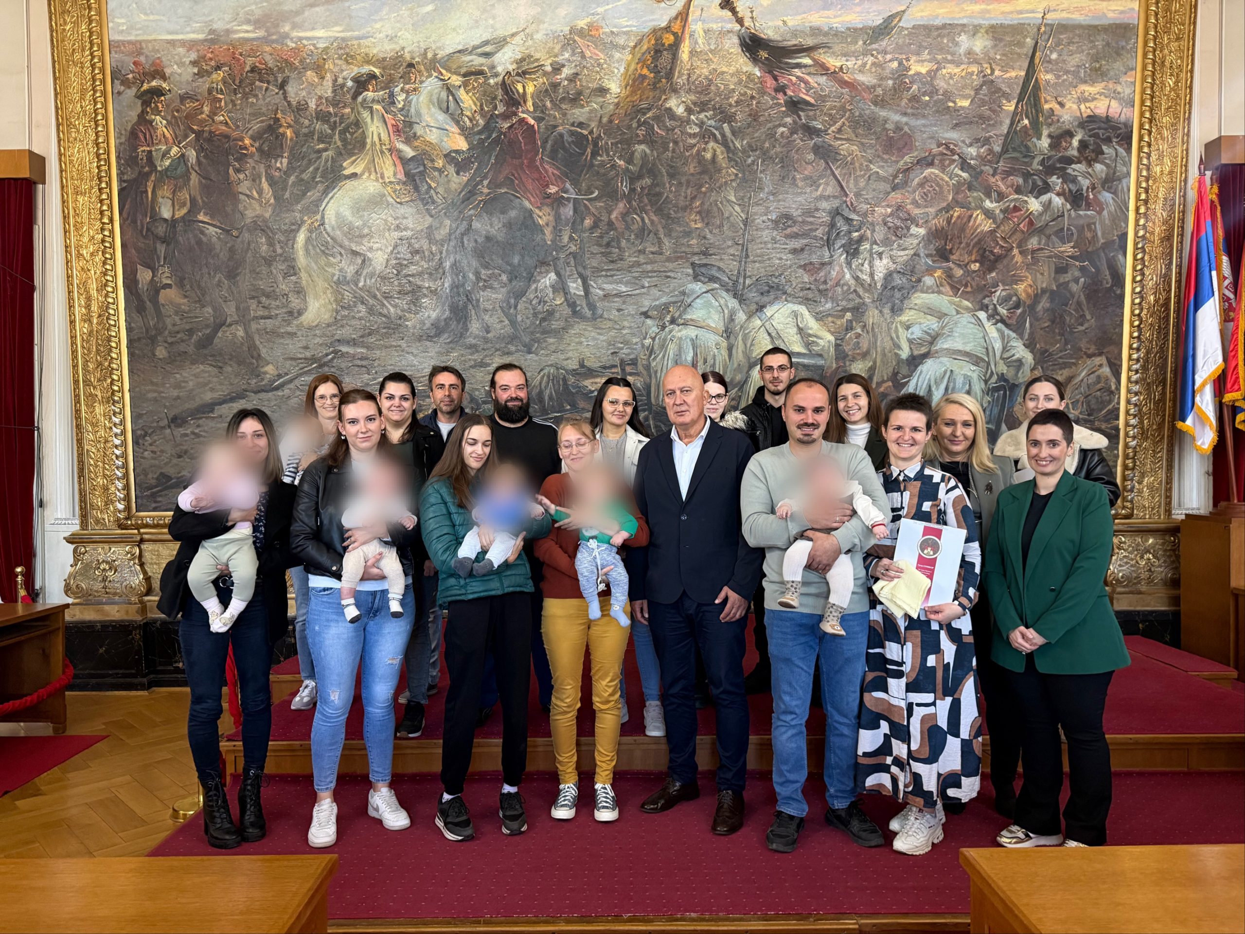 Za lepši početak roditeljstva: Grad Sombor pružio podršku za 44 majke