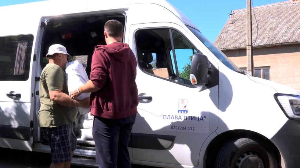 PU „Bambi“ i Udruženju „Plava ptica“ donirano 700 kilograma brašna